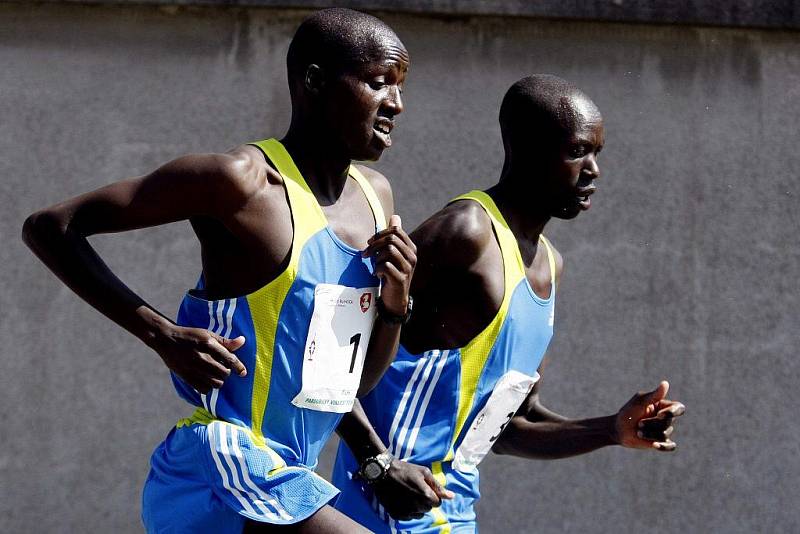 Na startu 4. ročníku Pardubického vinařského půlmaratonu bylo 1026 běžců. První příčky obsadili běžci z Keni.