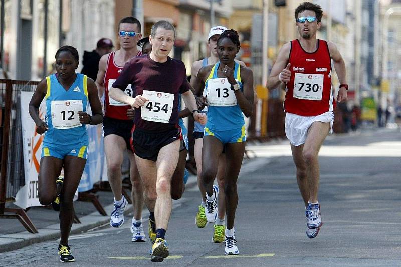 Na startu 4. ročníku Pardubického vinařského půlmaratonu bylo 1026 běžců. První příčky obsadili běžci z Keni.