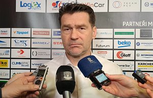 Marek Zadina se v pozápasovém rozhovoru pustil do hokejového experta Milana Antoše.
