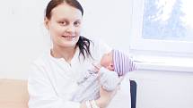 VOJTĚCH ŠIKL se narodil 14. března ve 20 hodin a 8 minut. Měřil 46 centimetrů a vážil 2490 gramů. Maminku Pavlínu podpořil u porodu tatínek Vlastimil. Rodina bydlí v Pardubicích.