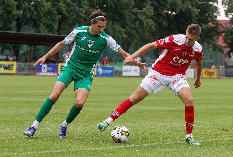 Přípravné fotbalové utkání mezi FK Pardubice a FC Sellier & Bellot Vlašim na stadionu Pod Vinicí v Pardubicích.