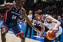 Čeští basketbalisté zdolali v bouřlivé atmosféře pardubické enteria areny Velkou Británii.