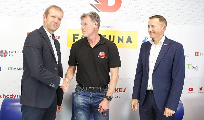 Extraligový tým HC Dynamo Pardubice představil na tiskové konferenci v pardubické Enteria Areně nového trenéra A týmu pana Radima Rulíka.