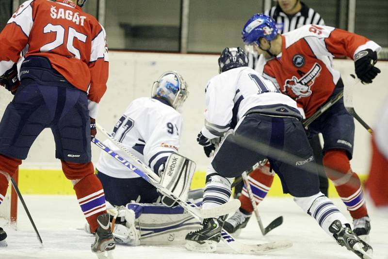 HC ČSOB Pojišťovna Pardubice - Bílí tygři Liberec 0:3