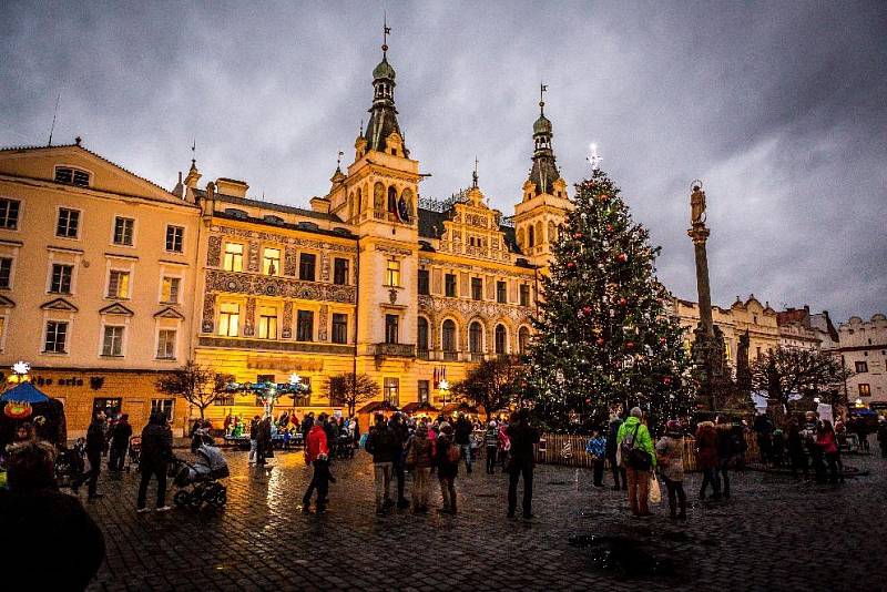 Adventní trhy nabídnou nejen stánky.