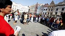Romská demonstrace proti neonacismu na Pernštýnském náměstí v Pardubicích