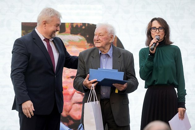 Získal si mezinárodní věhlas péčí o dostihové koně. Letos se ho rozhodl vyznamenat i kraj, ve kterém celý život působí.Foto: od Tomáše Kubelky