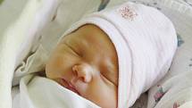 Bára Langpaulová se narodila 29. dubna v 9:24 hodin. Měřila 52 centimetrů a vážila 4080 gramů. Maminku Janu u porodu podpořil tatínek Aleš a doma v Pardubicích čeká ještě Matyáš (3,5).