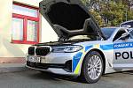 Policistům odteď bude pomáhat vozidlo BMW 540i X drive, které však budou moci občané v Královéhradeckém kraji potkávat na různých typech komunikací, nejen na dálnici