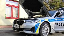 Policistům odteď bude pomáhat vozidlo BMW 540i X drive, které však budou moci občané v Královéhradeckém kraji potkávat na různých typech komunikací, nejen na dálnici