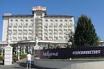 Hotel, kde jsou ubytovaní čeští basketbalisté.