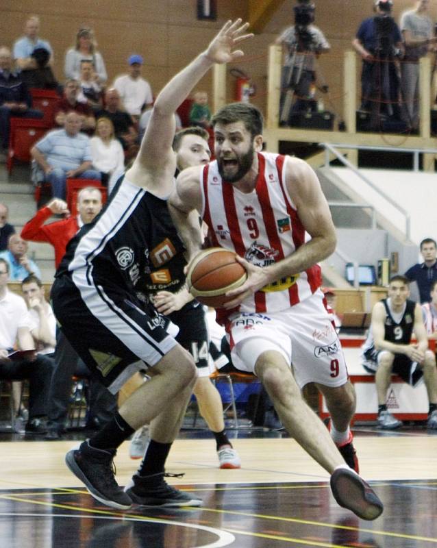 Pardubice –  Nymburk 67:84