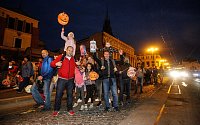 Pardubice ožijí podzimními slavnostmi. V sobotu večer vyjde z Pernštýnského náměstí lampionový průvod.