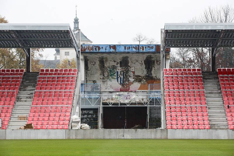 Nový fotbalový stadion prvoligového týmu FK Pardubice v prostorách bývalého Letního stadinu v Pardubicích  je téměř hotov.