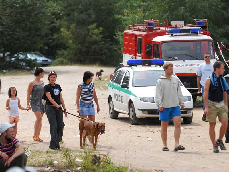 Na Mělicích u Přelouče se v neděli ráno utopil mladý muž.