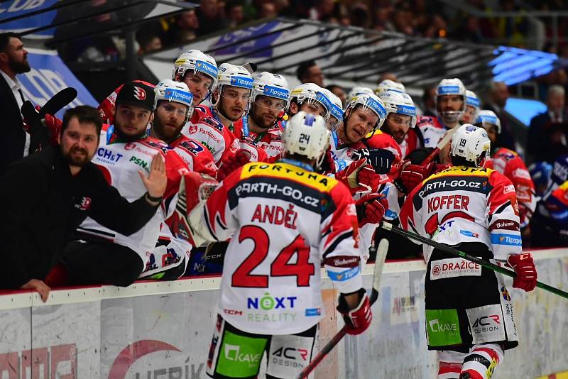 Pardubickým hokejistům po prohře 3:4 skončila sezona.