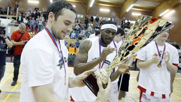 Je to doma! Pardubice mají vytoužený bronz