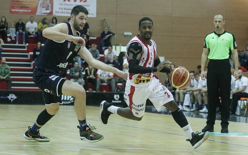 Kooperativa NBL: BK JIP Pardubice - BK Armex Děčín.