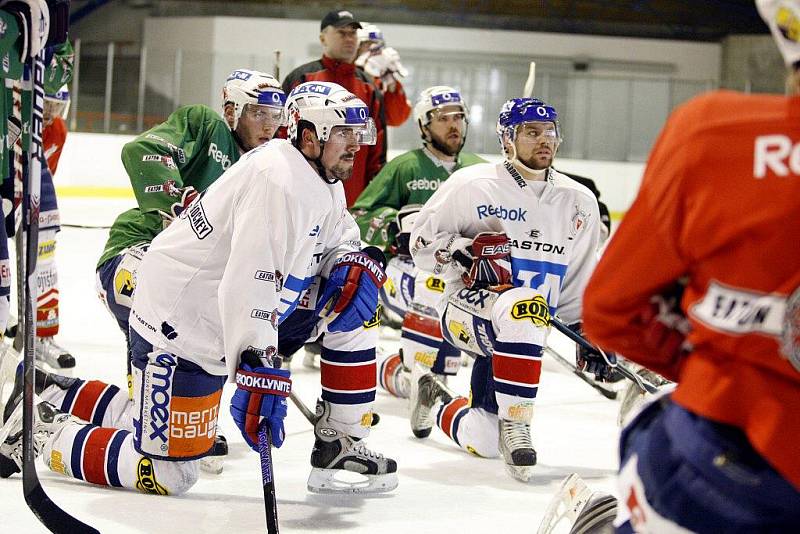 Páteční dopolední trénink hráčů HC Eaton Pardubice