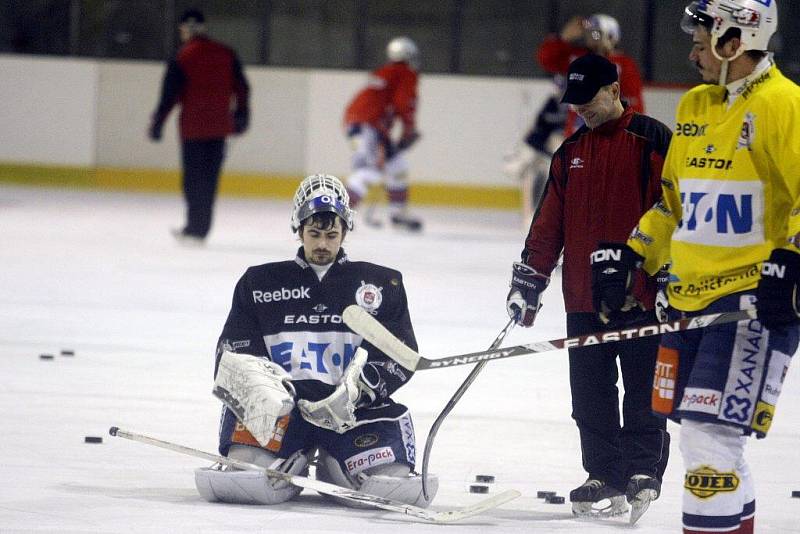 Páteční dopolední trénink hráčů HC Eaton Pardubice