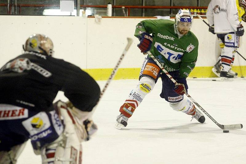 Páteční dopolední trénink hráčů HC Eaton Pardubice