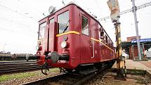 Rosické železniční muzeum připravilo pro veřejnost výlet historickým motoráčkem z pardubického Hlavního nádraží do Borohrádku a zpět.