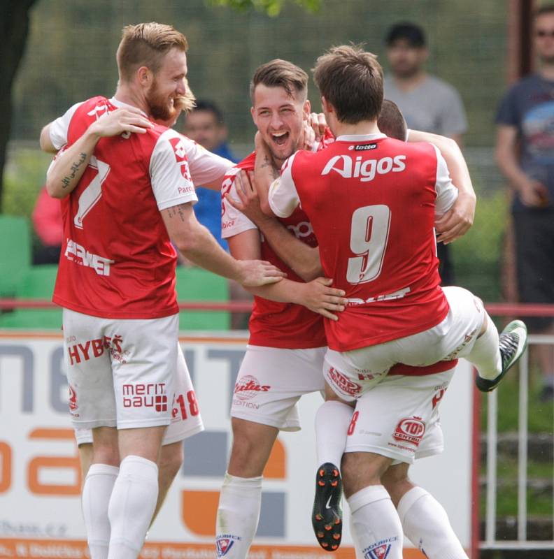 Utkání Fortuna národní ligy Pardubice - Třinec (2:0).