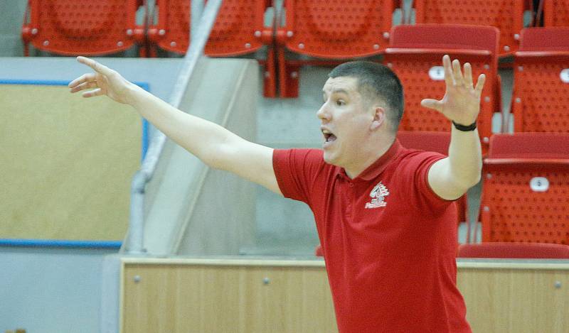 Kooperativa NBL: BK JIP Pardubice - BC Geosan Kolín.