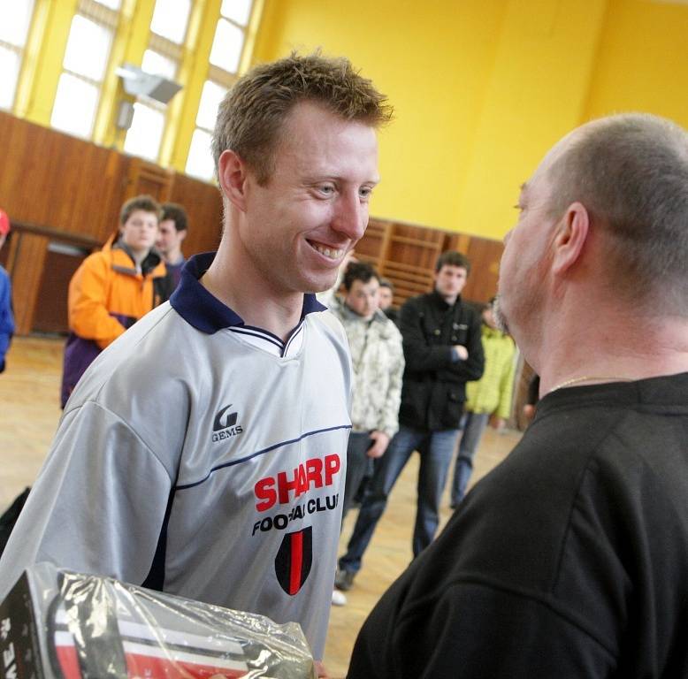 34. ročník Pardubického poháru v halové kopané. Nejlepší hráč: David Vacek (FC Sharp) 