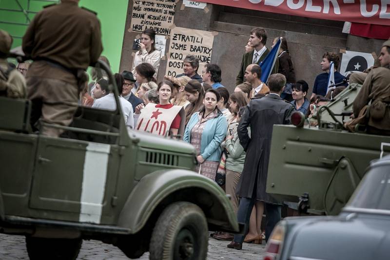 Srpnová okupace roku 1968 na Pernštýnském náměstí v Pardubicích. Režisér Robert Sedláček zde natáčel scény pro film Jan Palach. 