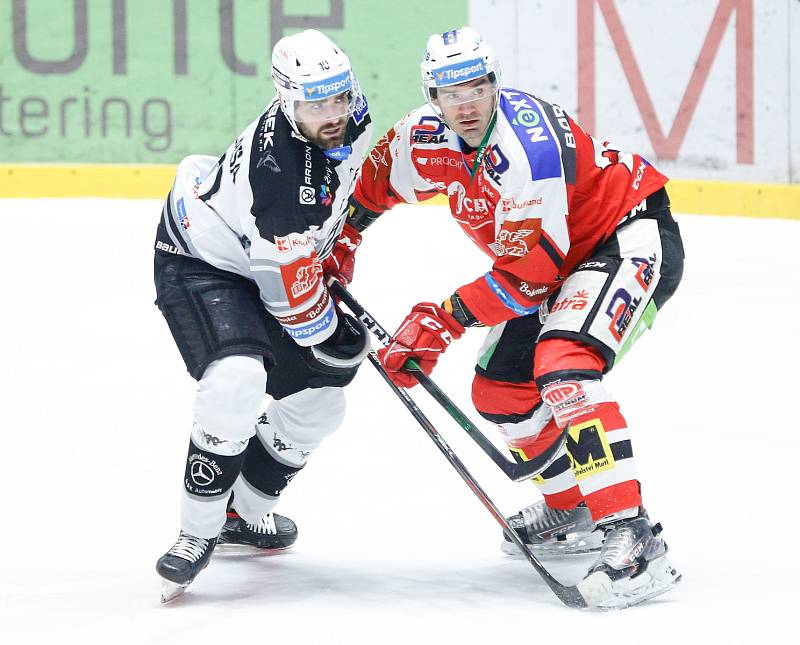 Generali play off Tipsport extraligy - osmifinále: HC Dynamo Pardubice - HC Energie Karlovy Vary.