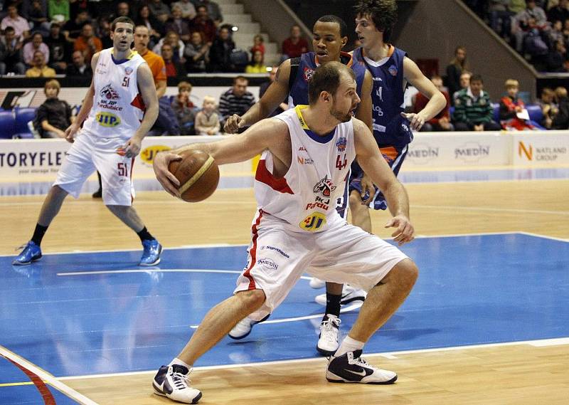 BK JIP Pardubice - BK Děčín 68:69