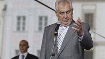 Miloš Zeman na Perštýnském náměstí v Pardubicích