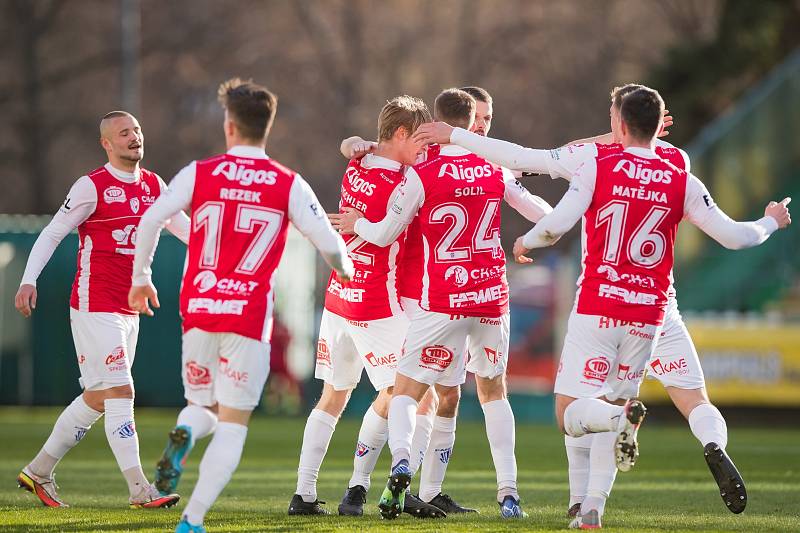 Pardubičtí fotbalisté s Hradcem Králové jen remizovali.