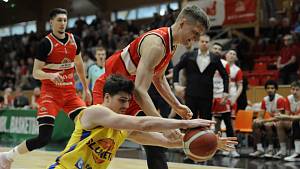 Pardubičtí basketbalisté ve druhém čtvrtfinálovém utkání Kooperativa NBL nestačili na Slunetu Ústí nad Labem.