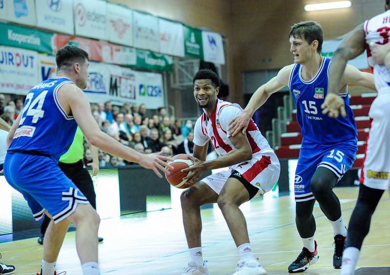 Pardubičtí basketbalisté zvítězili na USK Praha. 