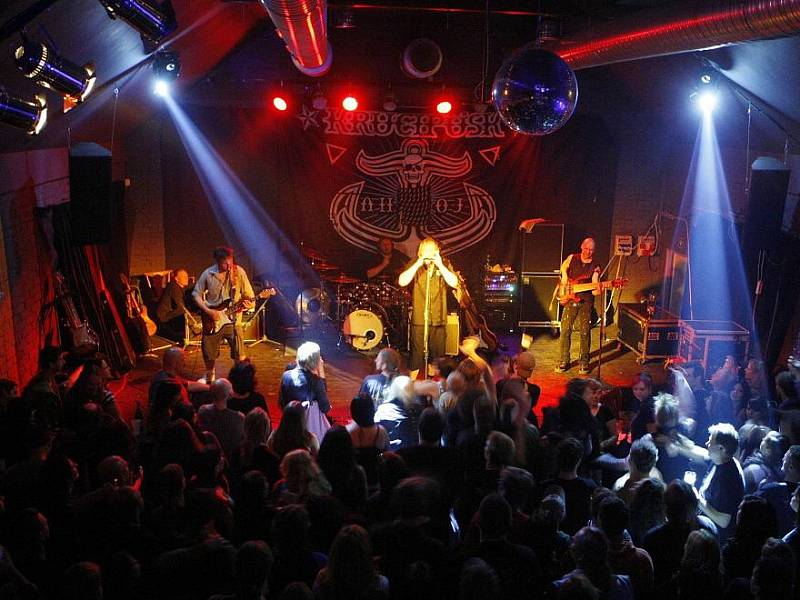 Ve "Žluťáku" se představila známá hardrocková kapela Krucipüsk v čele s Tomášem Hajíčkem