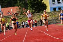 Tradiční disciplínou tradičního mítinku je běh na 100 metrů žen.