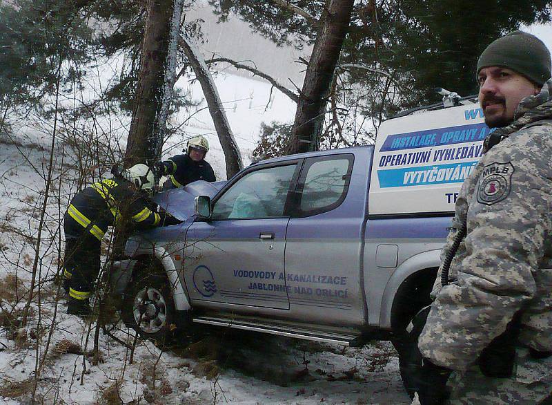 Střet dvou osobních vozidel za Bohdančí si vyžádal jednu zraněnou osobu