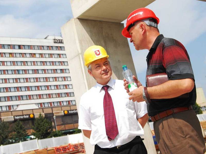 Stavba Paláce Pardubice