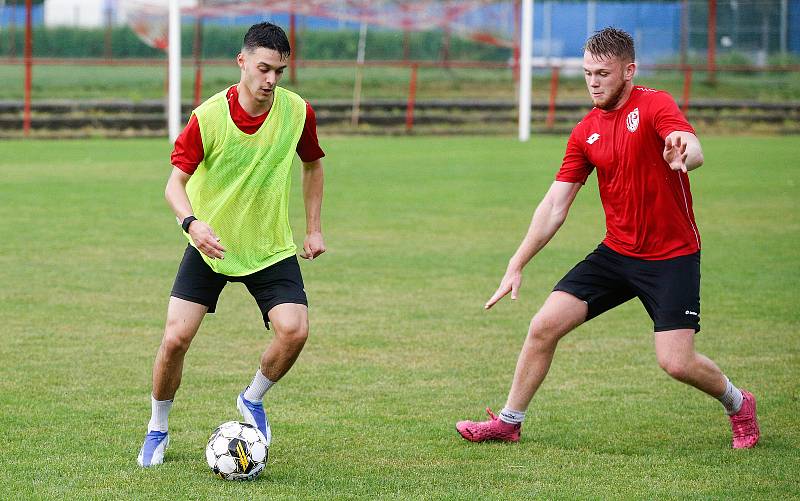 První trénink prvoligového klubu FK Pardubice na hřišti Pod vinicí v Pardubicích.