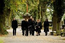Česká televize natáčela v Pardubicích záběry pro televizní film Nespavost. Filmaři si vybrali pardubický hřbitov.