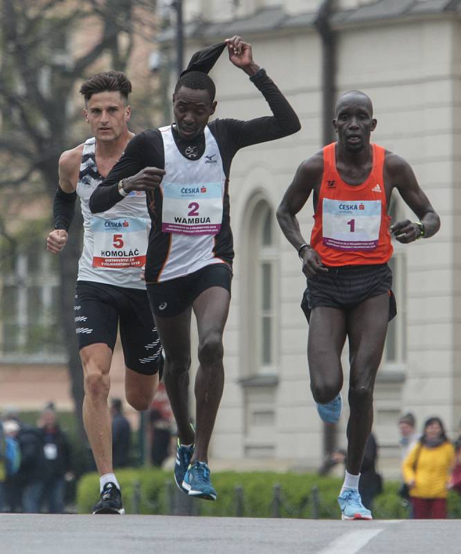 Vítězem Pardubického vinařského půlmaratónu a Mistrovství ČR mužů a žen v půlmaratonu 2019 v ulicích města Pardubic se stal Jiří Homoláč.