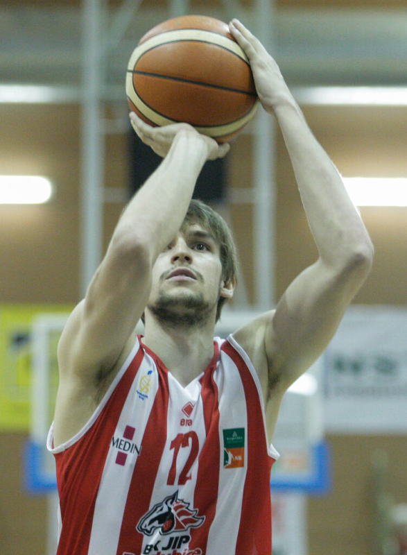 Ondřej Kohout z profi basketbalisty truhlářem