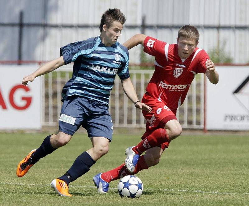 Z fotbalového utkání České fotbalové ligy FK Pardubice a Arsenal Česká Lípa 2:0.