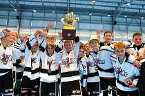 Mladší žáci z hokejbalového klubu Svítkov Stars ovládli republikové mistrovství v Čáslavi.