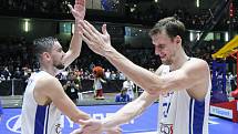 Basketbalové utkání kvalifikace na Mistrovství světa 2019 mezi Českou republikou (v bílém) a Ruskem (v červeném) v pardubické ČSOB pojišťovna ARENĚ.