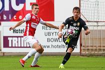 Přípravné utkání FK Pardubice - FC Zbrojovka Brno (v černém Damián Bariš) na stadionu Pod Vinicí.