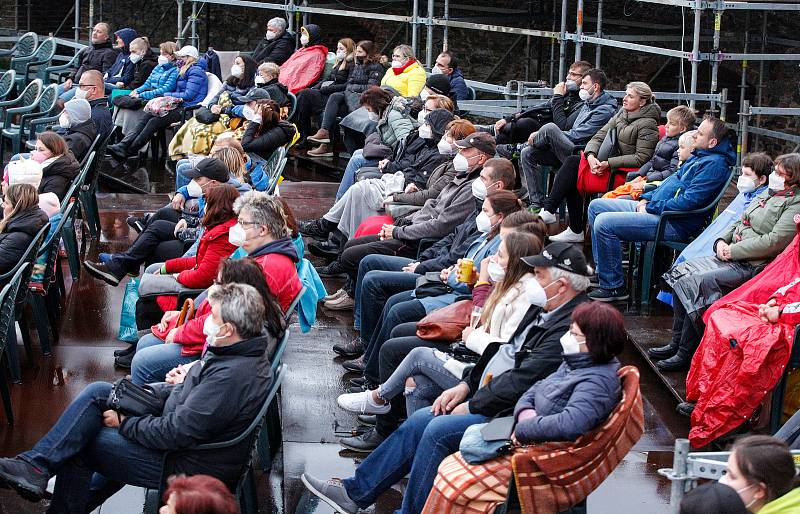 Východočeské divadlo uvedlo Tři veterány