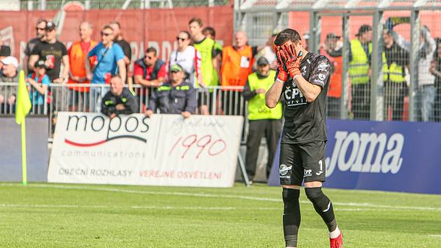 Minule hrdina, tentokrát padouch. Takto se má situace u Florina Nity, který pustil zbytečný druhý gól proti Zlínu. Ten v Pardubicích vyhrál 2:1 a zůstal v boji o záchranu.